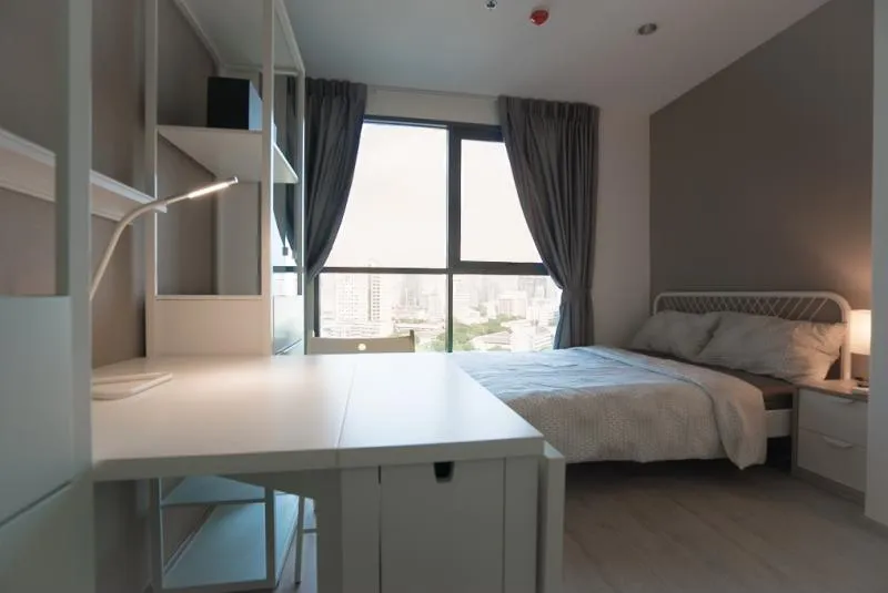 Wow for rent, Ideo Q Chula-Samyan, the room is decorated in a very beautiful tone color, fully furnished, the view is very good, hurry, don't wait.