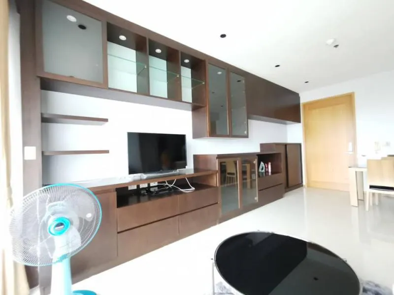 ขาย ดิ เอ็มโพริโอ เพลส ห้องสวย เฟอร์นิเจอร์จัดเต็ม มีอ่างจากุชชี่ ทำเลน่าอยู่ รีบจองด่วน