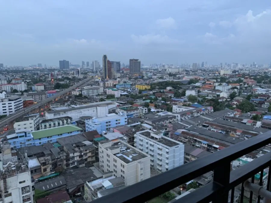Quick sale!! Thana Astoria Condo, 21st floor, beautiful room, ready to move in, convenient to travel, near MRT, hurry and book now!!