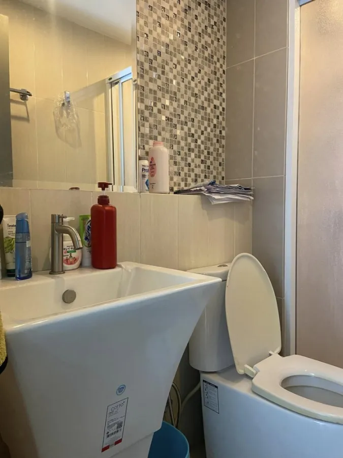 Sale Life Ratchadaphisek, garden view, quiet, private with a good washing machine This must be reserved quickly.