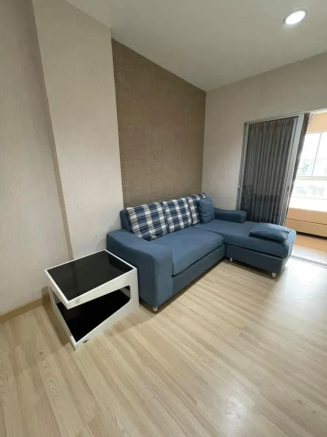Urgent for rent, The Kith Tiwanon, 5th floor, has a big sofa, very satisfying, plus fully furnished, don't miss out on booking.