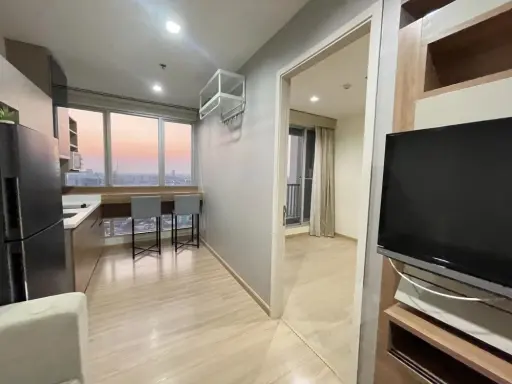 For rent: Rhythm Phahon-Ari, 34th floor, spacious room, comfortable. Comes with complete decorations. Reserve now quickly.