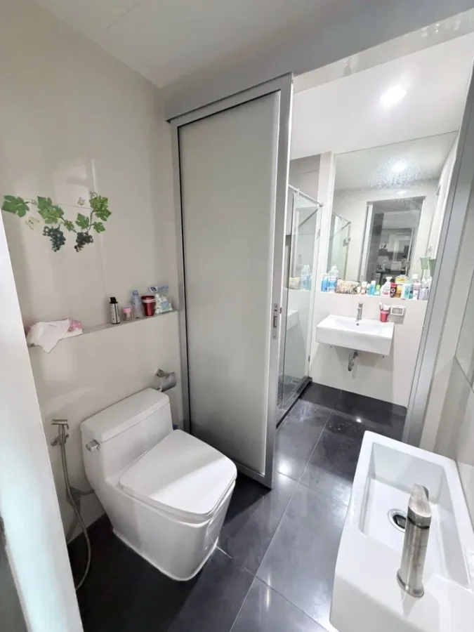 ให้เช่า Rhythm sathorn narathiwas ห้อวพร้อมอยู่ ชั้น 17 ได้วิวสูง สิ่งอำนวยความสะดวกครบ จองเลย