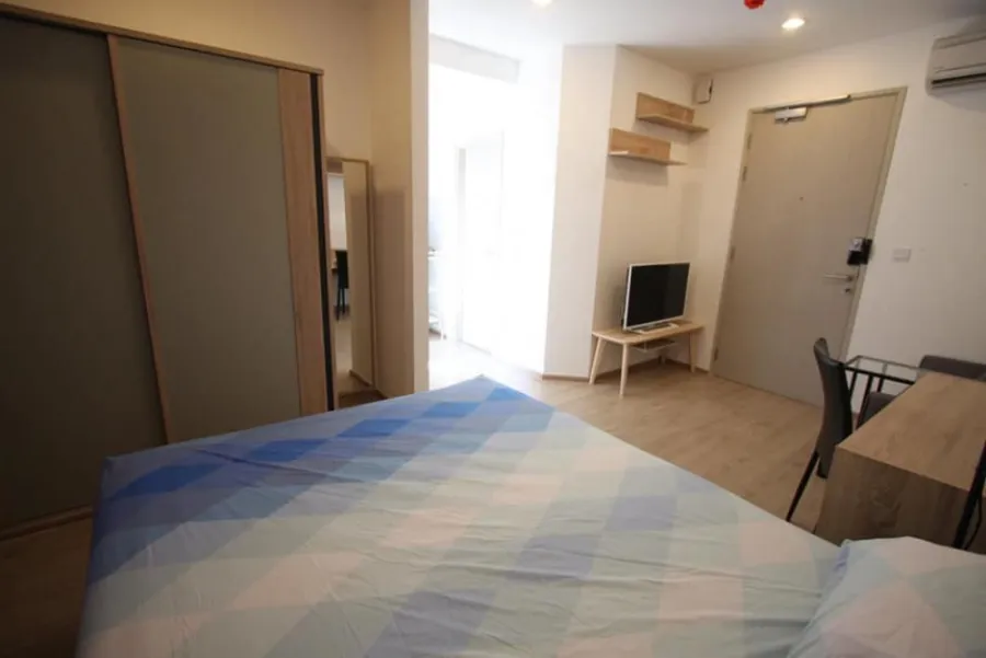 Give me a shot. Urgent !! Ideo Q Chula-Samyan condo, corner room, good location, convenient transportation, book now !!