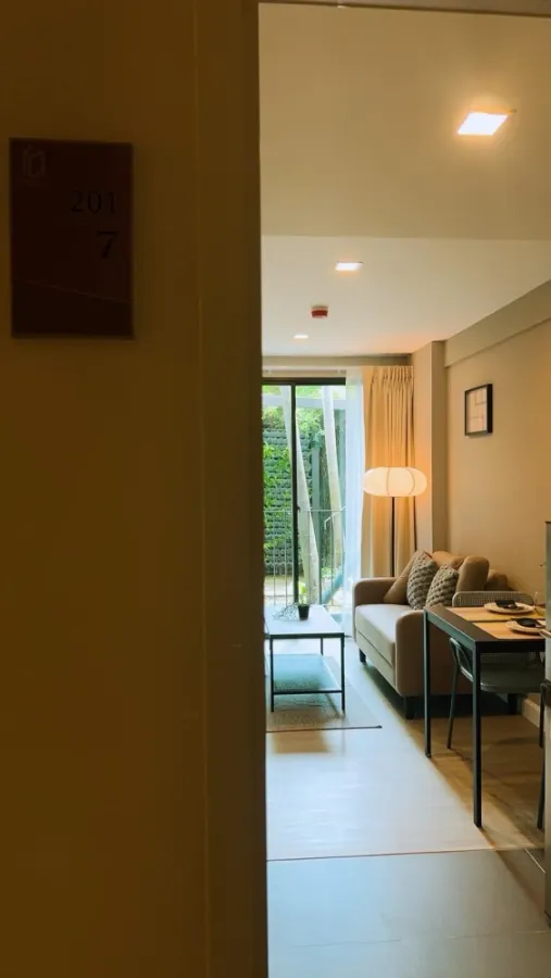 For rent: Metro Luxe Riverfront Rattanathibet. The room is beautifully decorated and very livable. Complete electrical appliances, urgent