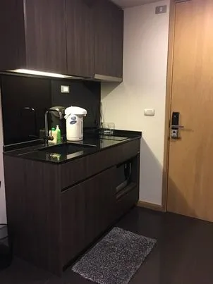 For rent, Condo Via 49, 4th floor, swimming pool view, fully furnished, beautiful room, good location, just bring your bags and move in!!