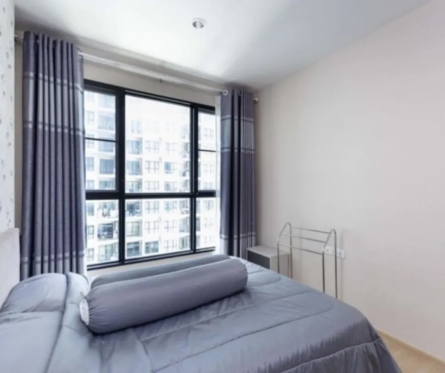 For rent The Base Chaengwattana, very beautiful room, next to the war super soft mattress This room is extremely rare, don't miss it.