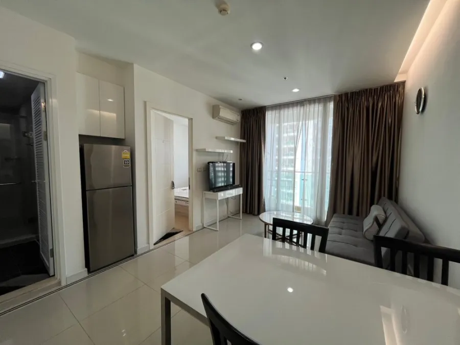 For rent!! Condo T.C. Green, 18th floor, nice room, fully furnished. Just come and move in. Don't miss out!!