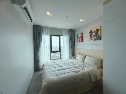 For rent: Regent Home Wutthakat, high floor unit, fully furnished, ready to move in, north facing. This great unit is selling fast, book now! images