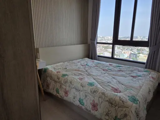 For rent: New Noble Ngamwongwan, 2 bedrooms, 1 bathroom, very high floor, corner unit for privacy. First come, first served.