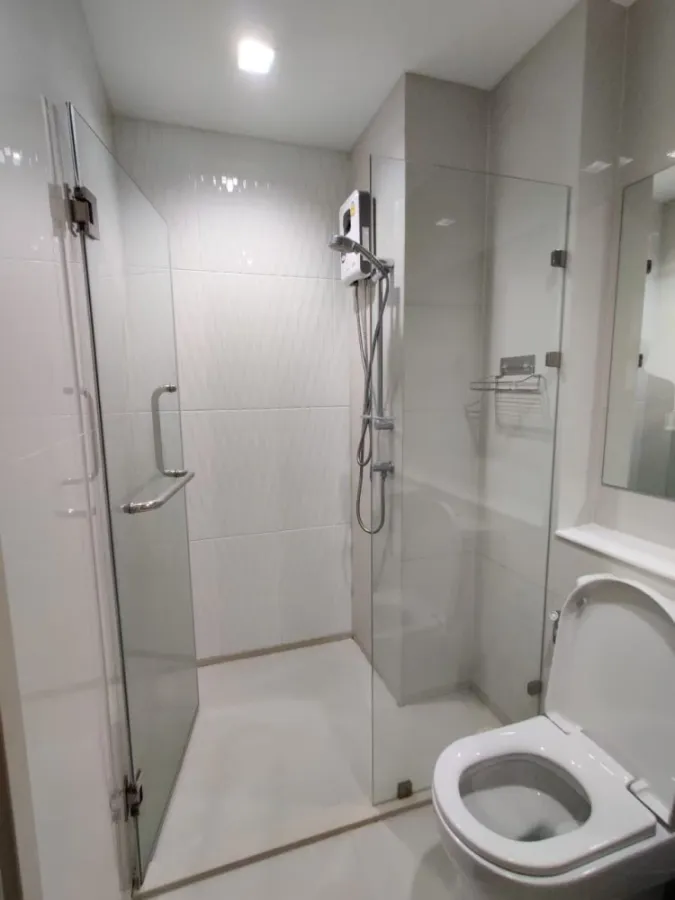 Condo for rent life one wireless, high floor, beautiful view, fully furnished, ready to move in, easy to travel, book now!!