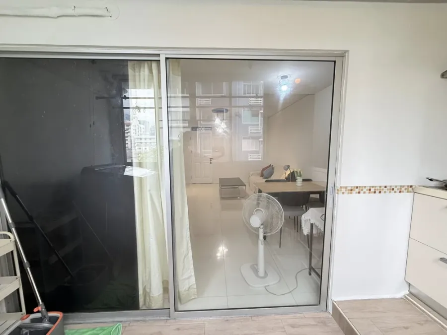 For rent: Supalai City Home Ratchada, 2 bedrooms, spacious living area, fully furnished. Book now!