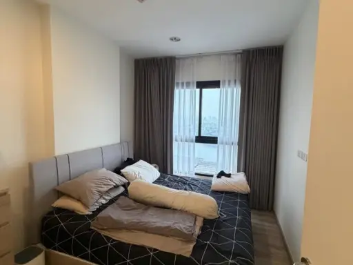 Selling Niche Mono Charoen Nakorn, 2 bedrooms, spacious living area, fully furnished, beautiful Chao Phraya River view. Book now!