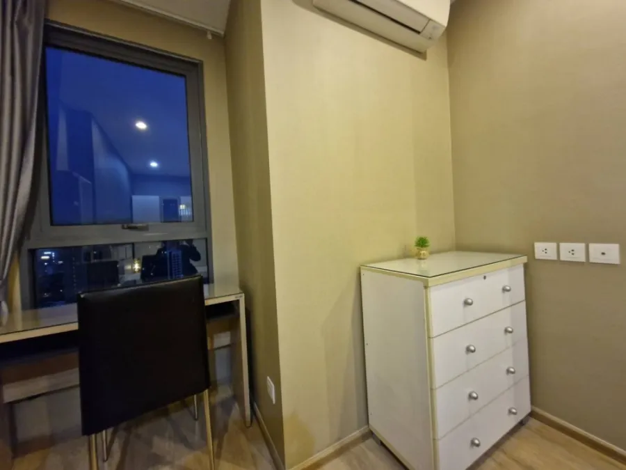 For sale/rent!! Condo Ideo Q Chula-Samyan Live luxuriously and higher than others with the highest floor with a great view. Urgent!!