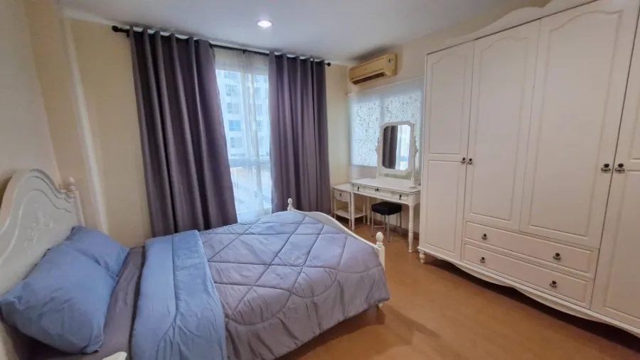 For rent Life at Tha Phra, very beautiful room, very pleasant, 7th floor, high, good condition, fully furnished If interested, hurry to reserve.