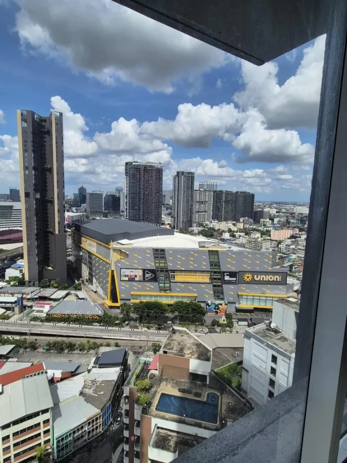 ให้เช่า The Saint Residences ชั้นสูง (ชั้น 24) วิวสวนเต็มตา เพดานสูง 2.9 เมตร โปร่งโล่ง สบายตา จองเลย