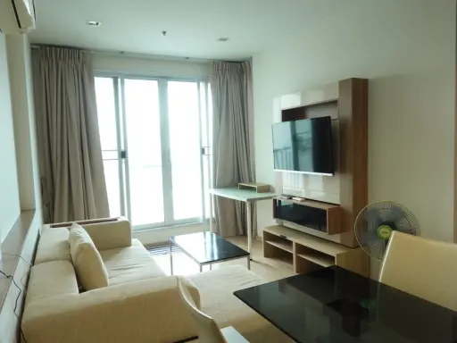 ให้เช่า คอนโด ริทึ่ม สาทร ห้องกว้างขวาง พืนที่ใช้สอยคุ้ม ราคาจับต้องได้ คุณต้องห้ามพลาดเลยจ้า
