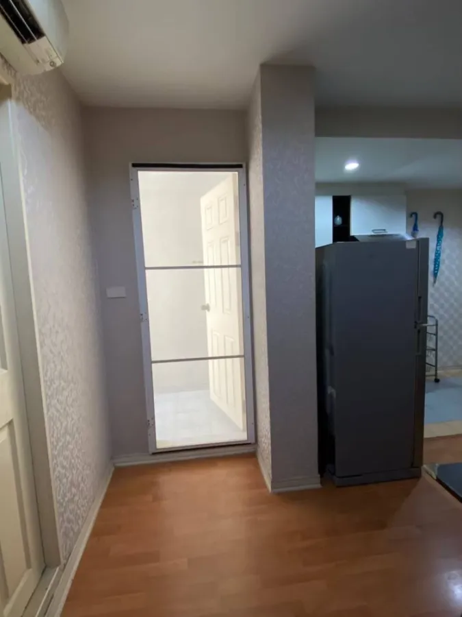 Sell, rent, urgent!! Condo Park View Vibhavadi, beautiful view, soundproof room wall mounted in the whole room The condition of the room is very new!!