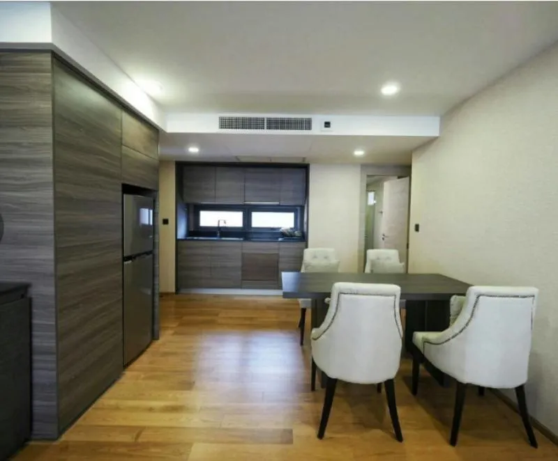 For rent / quick sale, Condo Class Langsuan, large room, beautiful decoration Fully furnished, city view, good location, easy to travel, near BTS, book now