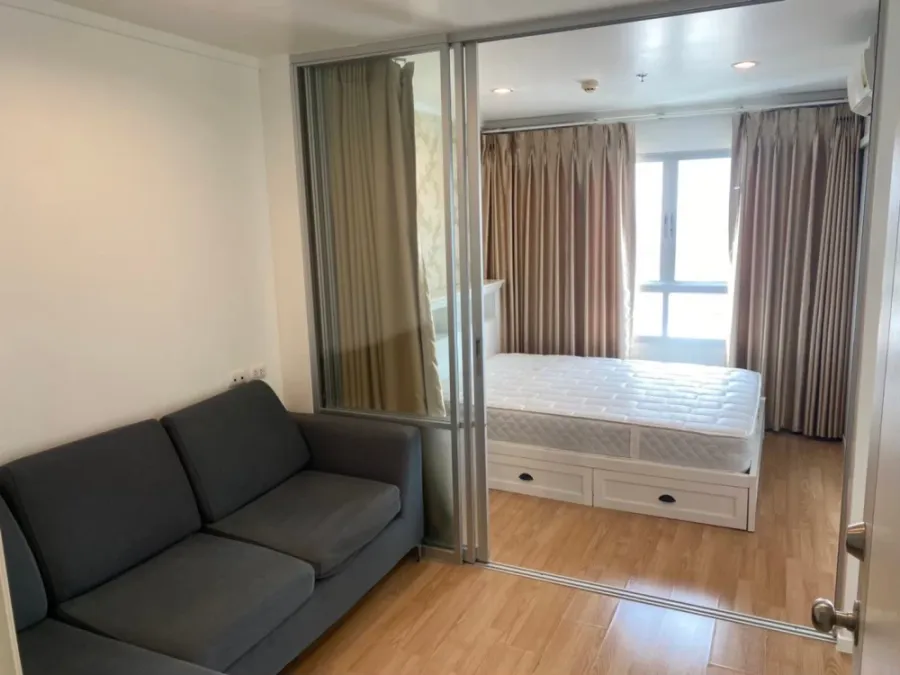 For rent: Lumpini Ville Sukhumvit 77-2 bedrooms with beautiful wallpaper and complete furniture. Reserve now!
