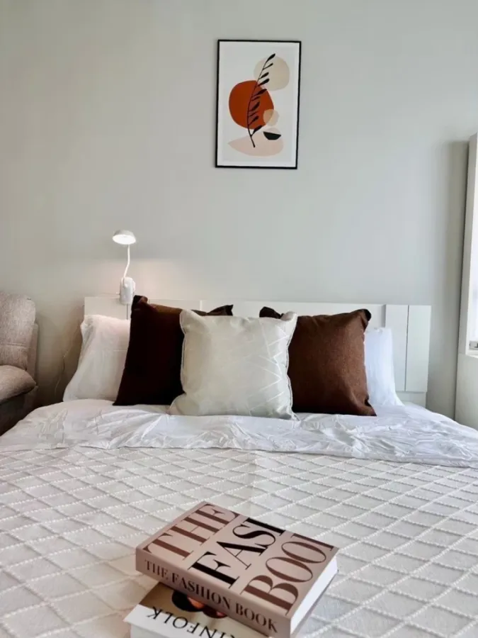 Rich Point @ BTS Wutthakat for rent. Beautifully decorated room with pool view. Book now!
