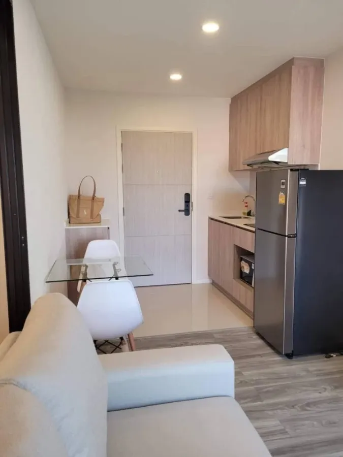 For sale/rent: IKON Sukhumvit 77, ready-to-move-in unit with complete furniture and appliances. Book now!