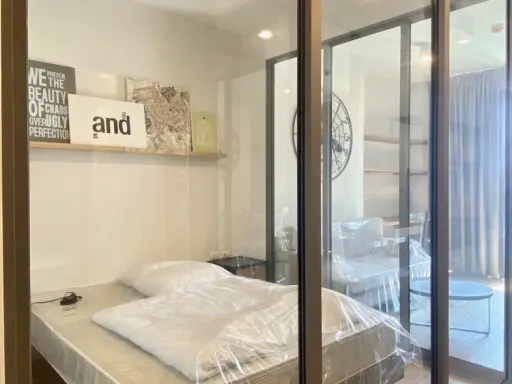 For rent!! Condo Siamese Surawong, good location, convenient transportation, near BTS and MRT. Don't miss out, hurry up and book now!!