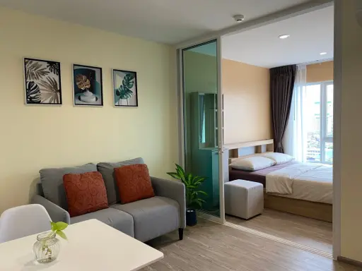 Condo for rent, Regent Home Bangson Phase 2, 18th floor, great city view. The room is decorated very nicely. If interested, hurry up to reserve.