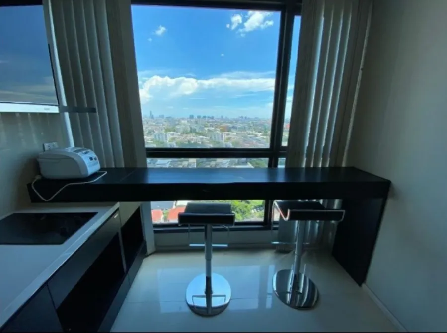 Sell for rent!! Condo Rhythm Sukhumvit 44/1, 22nd floor, fully furnished. Ready to move in immediately, don't miss it!