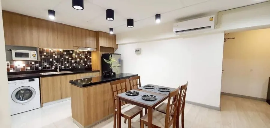 For sale/rent Victoria Lakeview Condominium, very spacious room, very comfortable sofa. Nicely decorated, don't miss it.