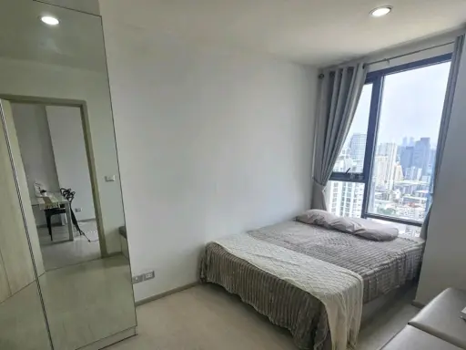 For rent: Rhythm Sukhumvit 42, 34th floor, city view, no obstructing buildings. Book now, don't wait!