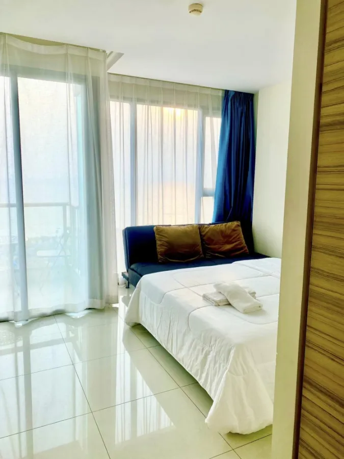 ให้เช่า The Riviara Jomtien Pattaya ชั้นสูง วิวทะเลสวยๆ ห้อง STUDIO ตกแต่งครบครัน ไม่จองพลาดมาก