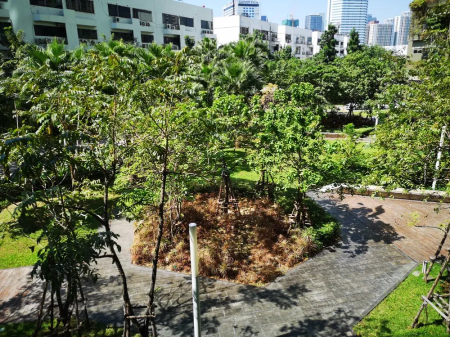 Condo for rent, Lumpini Park Rama 9-Ratchada. complete electrical appliances Have a lovely garden view Move now, don't hesitate.