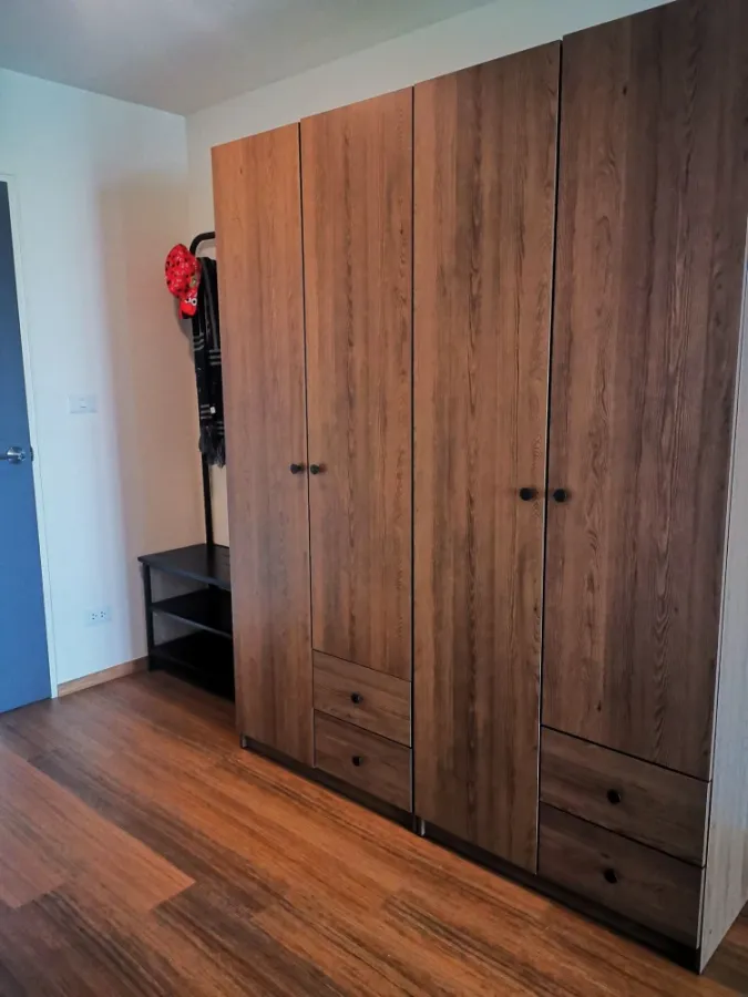 For rent: Lumpini Condo Town Ekamai 48, ready to move in, complete facilities, reasonable price, book now.
