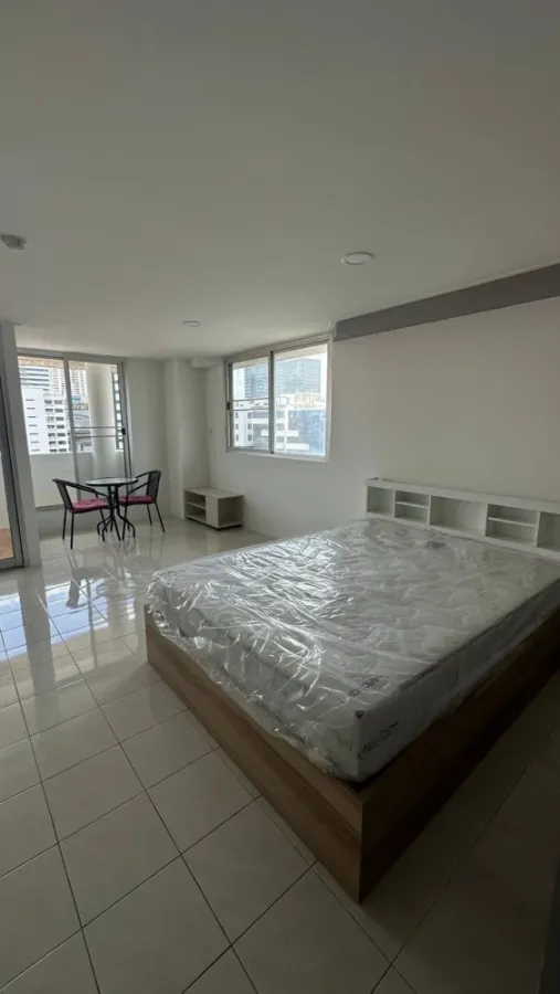 ให้เช่า SunShine Condominium ห้องมุมคนไม่พลุกพล่าน มีพื้นที่ใช้สอยเยอะ เฟอร์ครบครัน หิ้วกระเป๋าเข้าอยู่ได้เลยจ้า