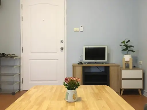 For rent, Lumpini Condo Town Rattanathibet, fully furnished, big sofa, very cozy. With a good price, reserve now.