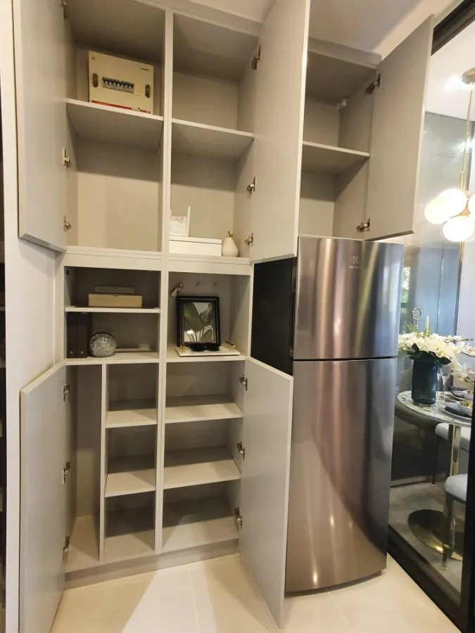 For sale: Soho Bangkok Ratchada. Beautifully decorated. All rooms are built-in. Hurry and install. Looks good. Ready to move in. Book now.