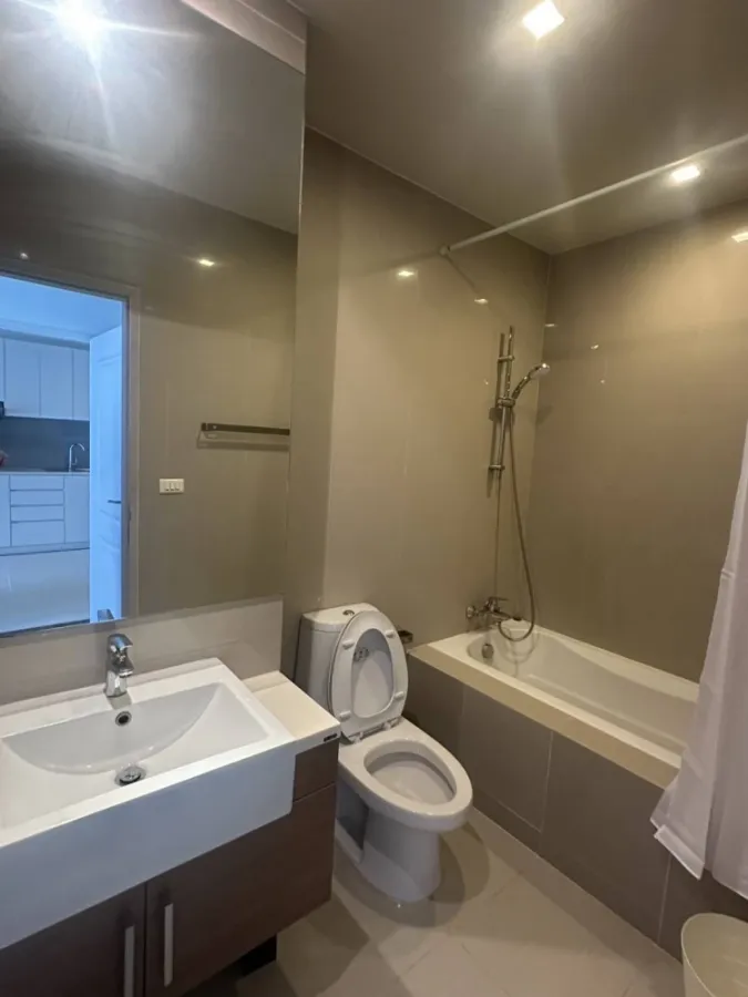 Condo for rent!! Noble Refine, 10th floor, unblocked view, beautiful room, very livable, fully furnished, ready to move in. Reserve now!!