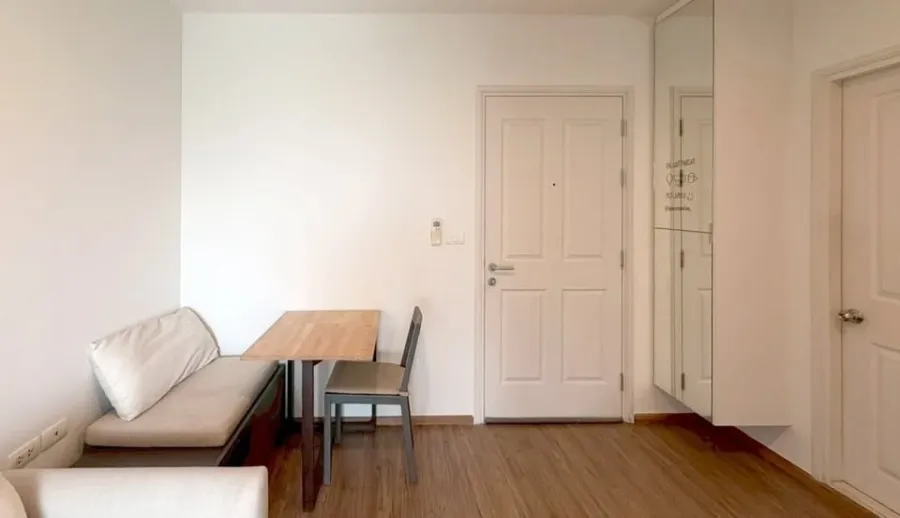 Selling U Delight @ HuaMak Station, north-facing unit in a great location. Fully furnished. Book now!