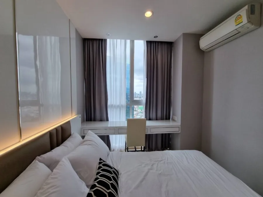 Condo for rent, Noble Revolve Ratchada, 31st floor, very beautiful room Built-in in the whole room Beautiful and good like this. Don't miss it.