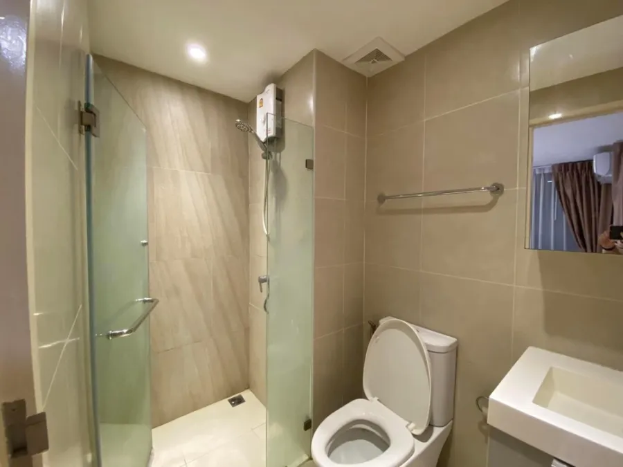 For rent, Modern Condo Charan 79, STUDIO room, 3rd floor, comes at a low price, easy on the wallet. If you don't reserve, you will regret it.