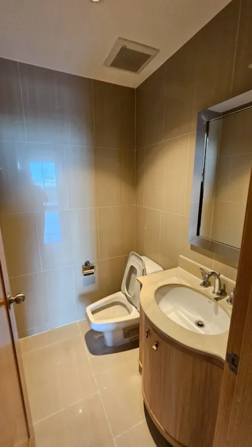 For sale: The Empire Place Sathorn, ready to move in, fully furnished, spacious and comfortable room, suitable for a family. Reserve now!