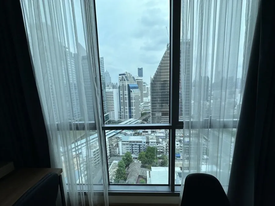 ขาย Hyde Sukhumvit 13 ห้องกว้าง พื้นที่ใช้สอยเพียบ พร้อมเฟอร์นิเจอร์อย่างดี รีบย้ายเข้าอยู่เลยจร้า