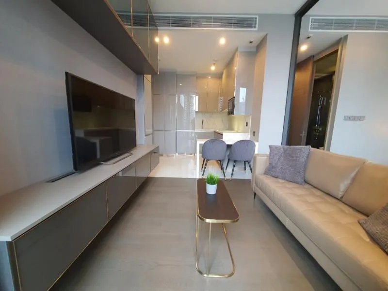 For rent, The Esse at Singha Complex, urgently, the room is ready to move in, at the right price, plus a good view like this, don't hesitate.