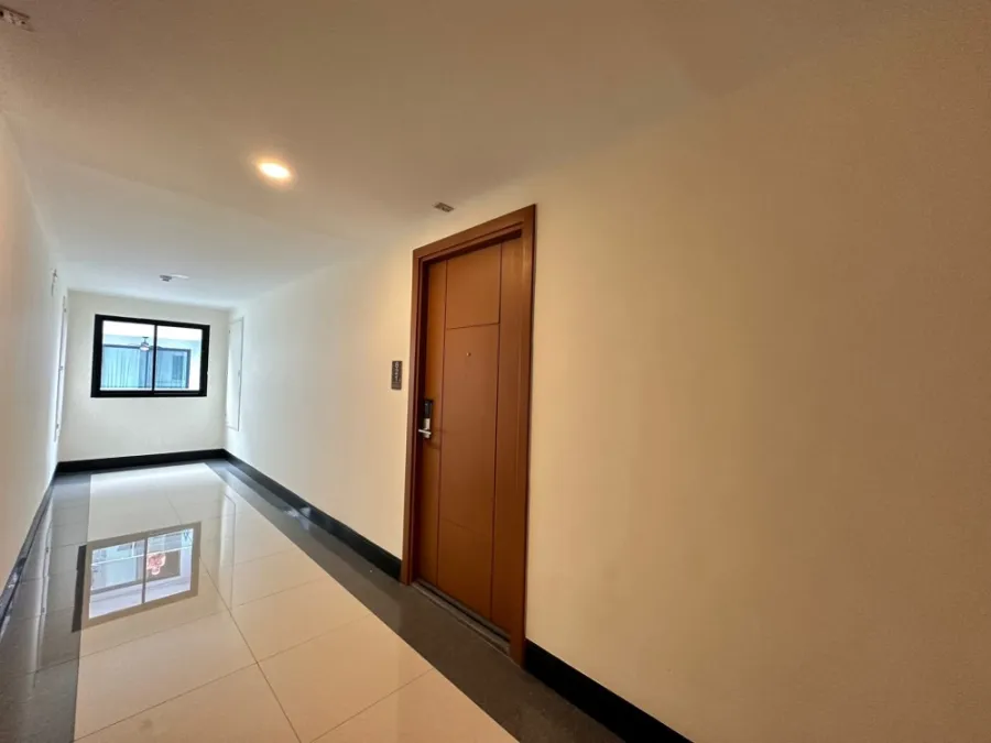 Dusit Grand Park (Jomtien) for sale, well decorated, great built-ins, spacious room, nice to sleep in, just come and move in.
