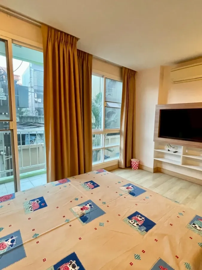 Condo for rent, Emerald Residence Ratchada, ready to move in, complete amenities, good price, come and reserve now.