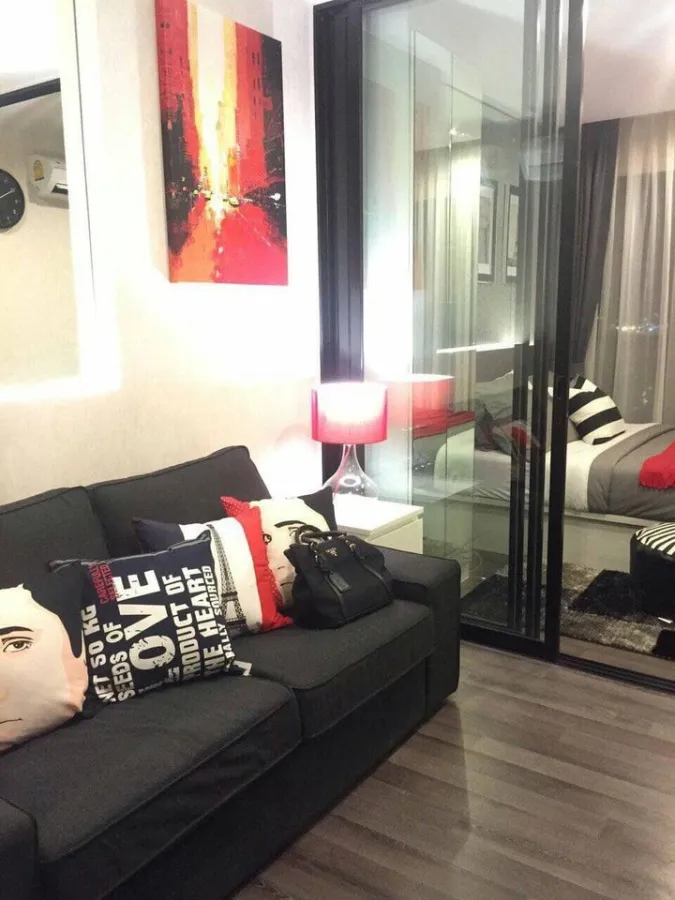 For rent, The Base Park West, 24th floor, city view, beautiful room, fully furnished, ready to move in immediately, book now, hurry up.