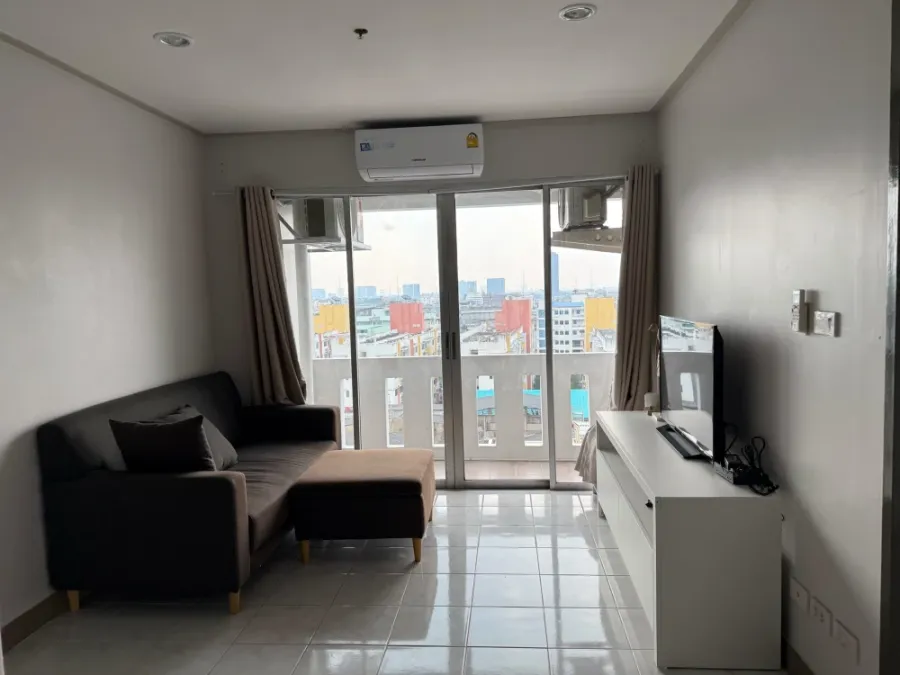 For rent: Commonwealth Pinklao, 9th floor, fully furnished, very livable. Book now, don't miss out!