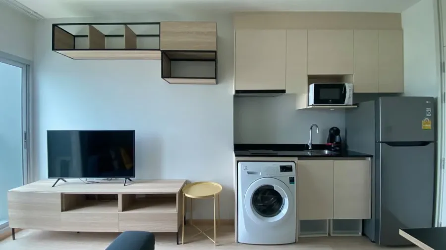 For rent: Noble Revolve Ratchada, a lovely unit with an unobstructed north-facing view and fully furnished. Book now!