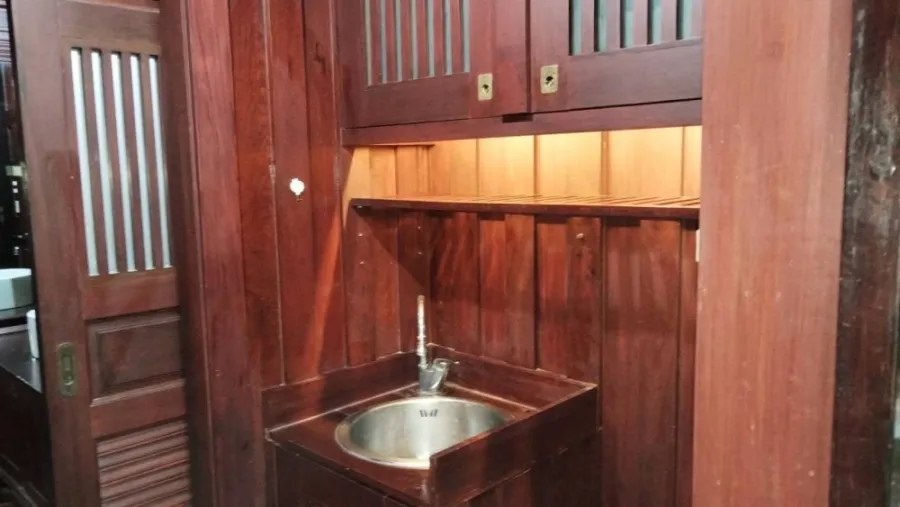 Condo for rent, The Royal Place 2, decorated in Thai house style. Lots of usable space Suitable for relaxation